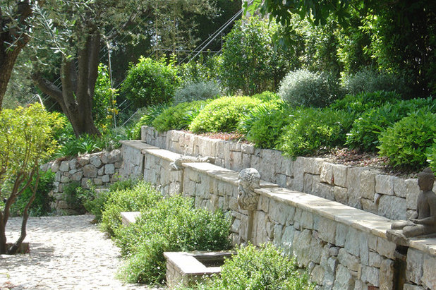 Mediterranean Garden by Atelier Nelumbo Garden Design
