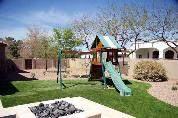 Traditional Garden by Alexon Design Group