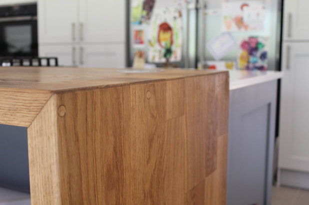 Contemporary  by Studio 3 kitchens
