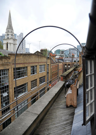 Traditional Terrace & Balcony by Chris Dyson Architects