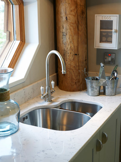 Rustic  by Cream & Black Interior Design