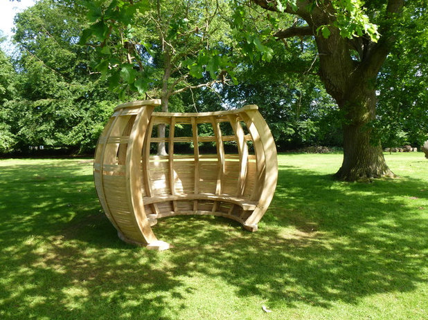 Contemporary Garden by Mungo & Betsy