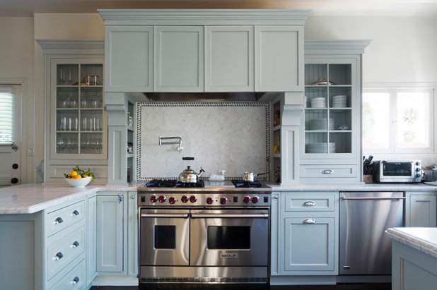 Traditional Kitchen by Carolyn Reyes