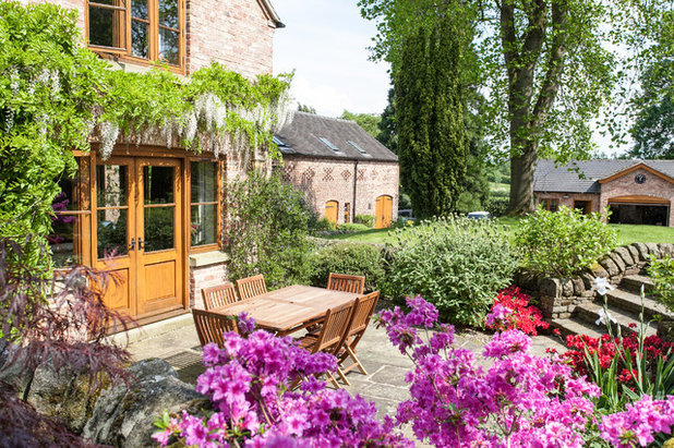 Country Patio by Barnes Walker Ltd - Landscape Architects