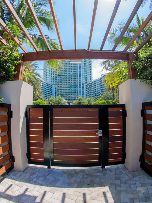 Tropical Entryway Design Ideas, Remodels & Photos