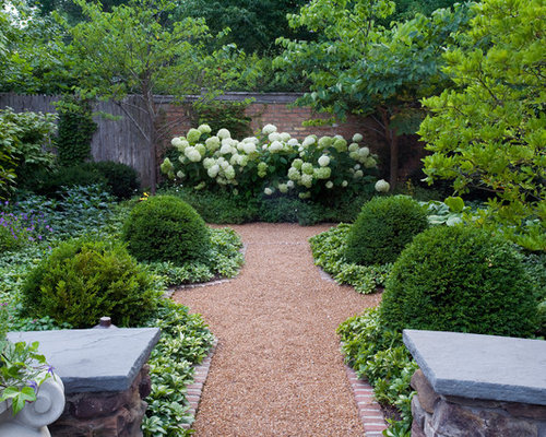 Boxwood With Flowers Landscape Design Ideas, Remodels & Photos