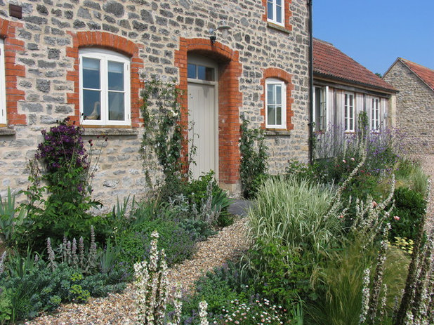 Traditional Exterior by Charlotte  Rowe Garden Design