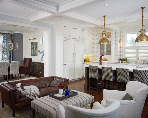 Traditional narrow living room Traditional narrow living room