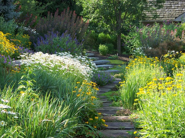 Traditional Landscape by Dear Garden Associates, Inc.