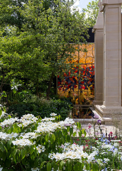 Contemporary Garden by Chris Snook