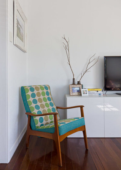 Coastal Living Room by Walk Among The Homes
