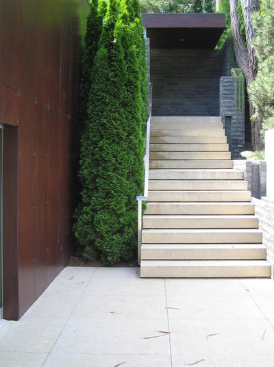 Modern Entry by Jensen Architects