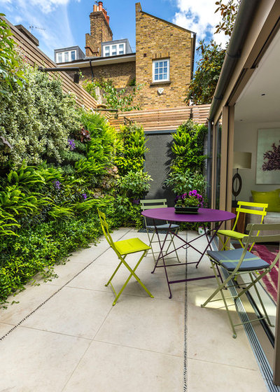 Contemporary Garden by The Garden Builders