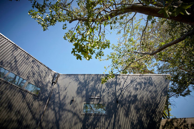 Contemporary  by Adam Dettrick Architects