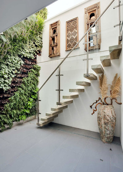 Contemporary Staircase by STEPHEN FLETCHER ARCHITECTS