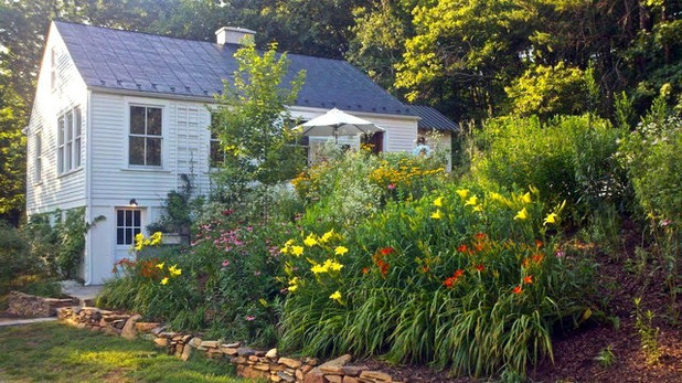 Farmhouse Exterior Virginia Countryside Cottage