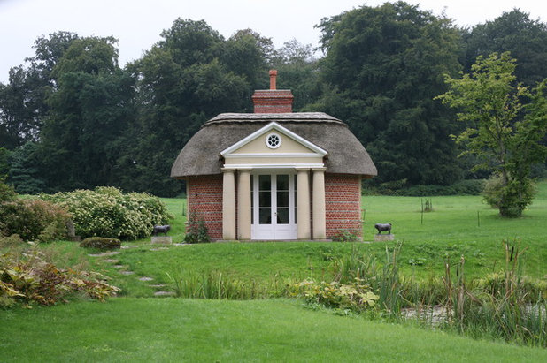 Transitional Exterior by Anthony Paine Ltd