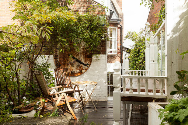 Shabby-chic Style Terrace & Balcony by Chris Snook