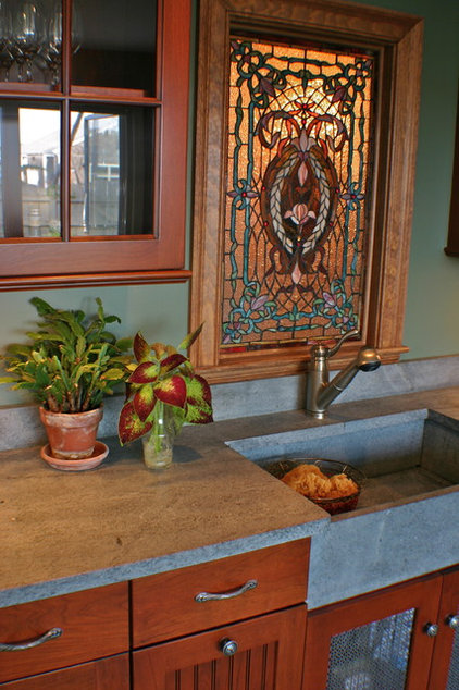 Traditional Porch by Artisan Kitchens Inc.