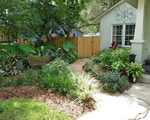 Traditional Front Yard Designer Landscape Design Ideas, Pictures