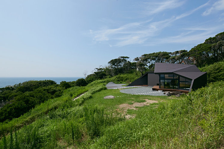 Modern Landscape by 廣部剛司建築研究所　Takeshi Hirobe Architects