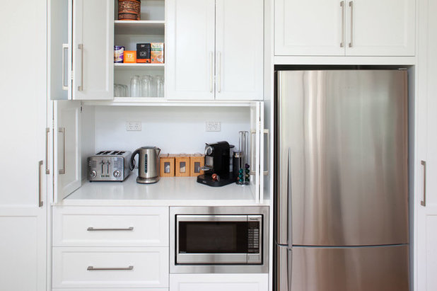 Modern Kitchen by Alternative Kitchens