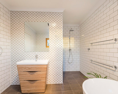  undermount Traditional Kids Bath Design Photos with a Freestanding Tub