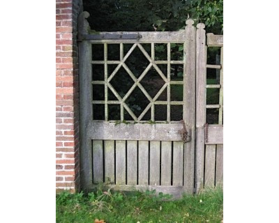 by Sue Hayward Garden Design Ltd
