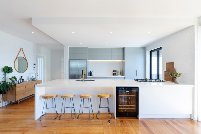 Modern Kitchen by Design House Architecture