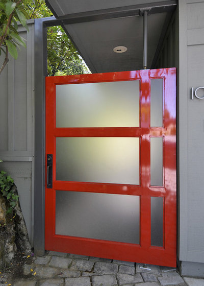 Contemporary Entrance by Ana Williamson Architect
