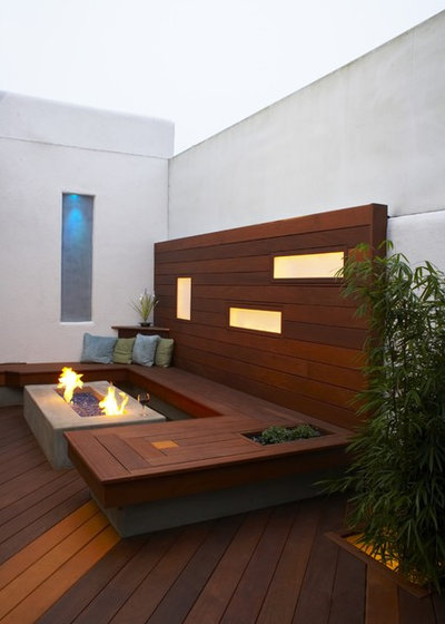 Modern Deck by Jeffrey Gordon Smith Landscape Architecture