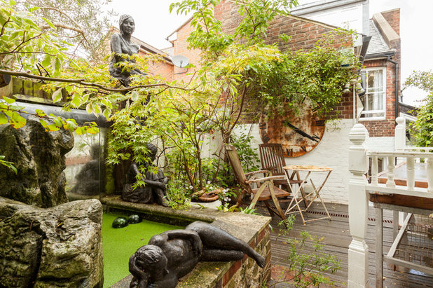Shabby-chic Style Garden by Chris Snook