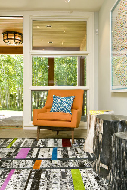 Contemporary Living Room by Grace Home Design, Inc.