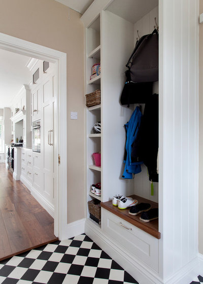 Modern  by Richard Burke Design