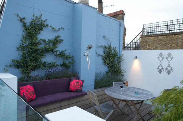 Contemporary Terrace & Balcony by London Garden Designer