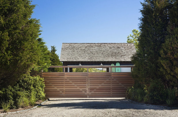 Coastal Exterior by Robert Young Architects