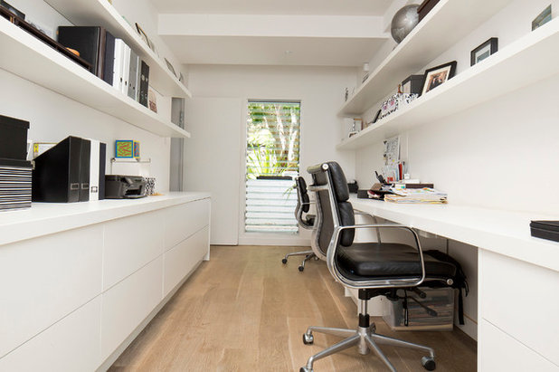 Contemporary Home Office & Library by Zugai Strudwick Architects