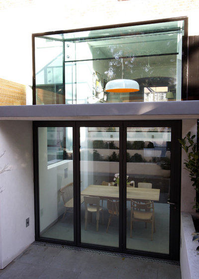 Contemporary outside by IQ Glass UK