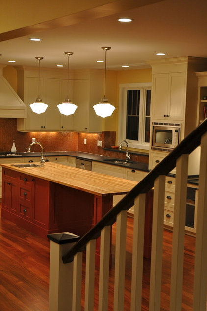 Eclectic Kitchen by Veranda Estate Homes & Interiors