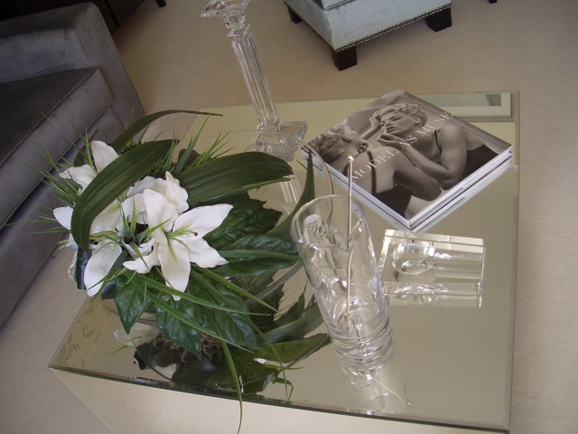 Coffee table Artificial flowers