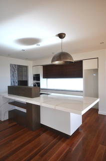  House  Modern  Kitchen  canberra  queanbeyan  by DNA Architects