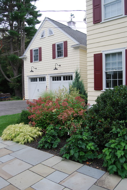 Colonial Front Yard - Traditional - Exterior - boston - by Carey Ezell