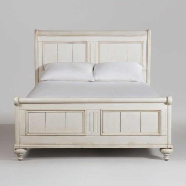New country Robyn bed with low footboard Traditional Beds by Ethan Allen