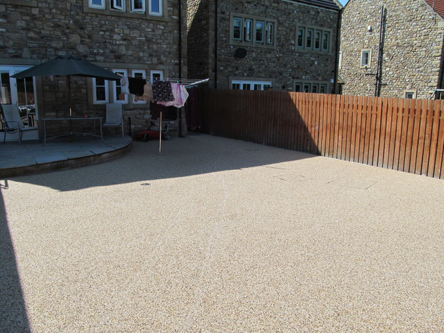 RESIN BOUND SURFACING RESIN DRIVEWAY AND PAVING FULWELL