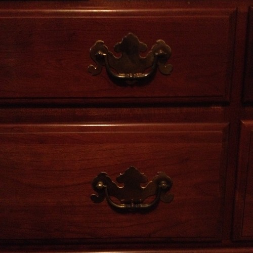 Replace bedroom furniture handles?