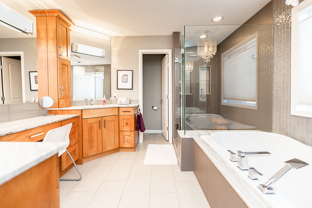 Calgary  Discovery Ridge  Transitional  Bathroom  calgary  by M.A 
