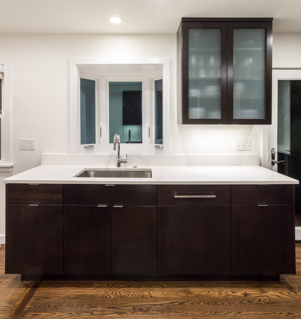 White Zen Quartz & Mystery White Marble Backsplash