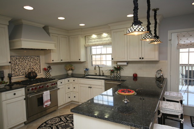 u-shaped kitchen - Traditional - Kitchen - Chicago - by ...

