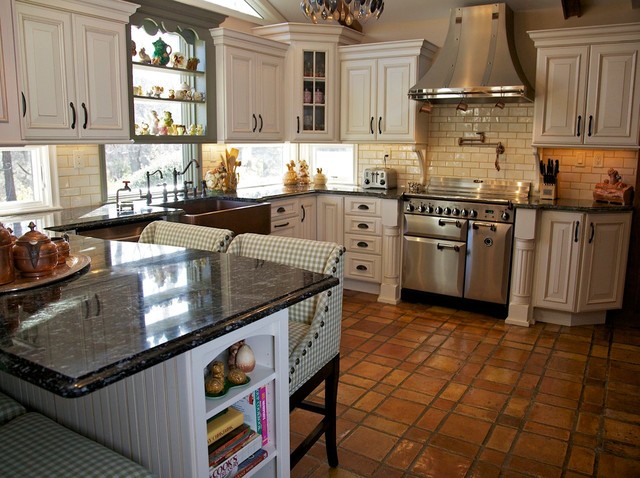 Tri Color Kitchen- All pics are property of Merri Interiors, Inc