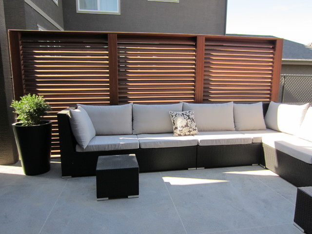 Slatted Privacy Screen Panels - Traditional - Patio ...